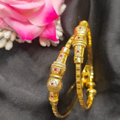 GOLD BANGLE
